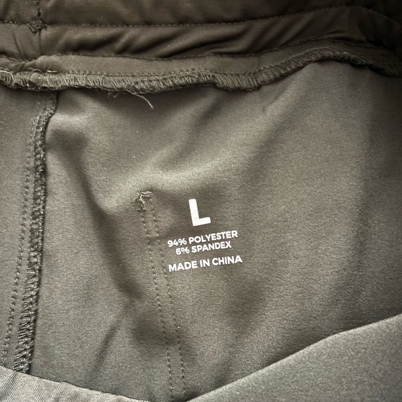 Cozyfit Womens Scrubs 3 Pocket Top and 5 Pocket Joggers in Black size Large - Picture 8 of 8